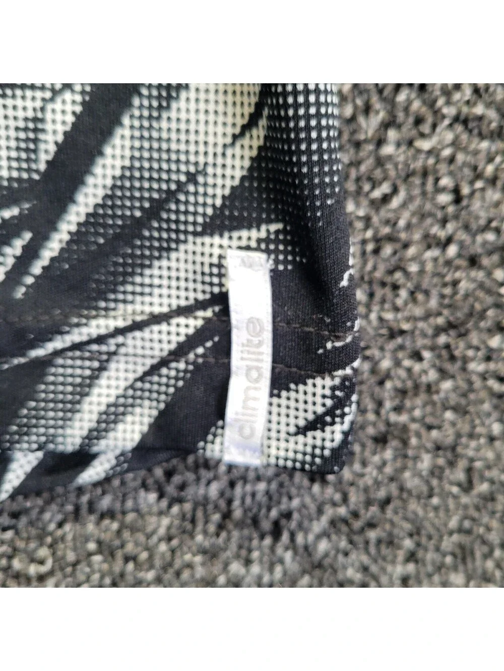 Adidas Men's Sz M white/Black Geometric print Long Sleeve T-Shirt